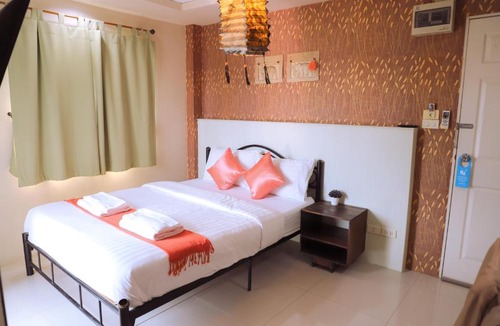 Chang Khlan Hotel | TC House and Cafe