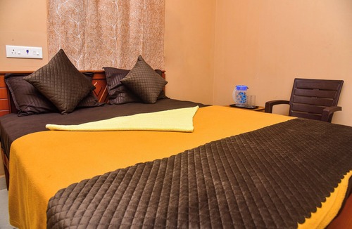 Thirukadaiyur Hotel | Temple View Residency