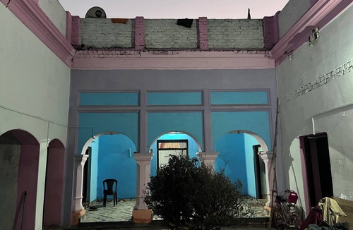 Jhusi House | Terrific bungalow walking distance from Kumbh Mela and Ghats Family friendly