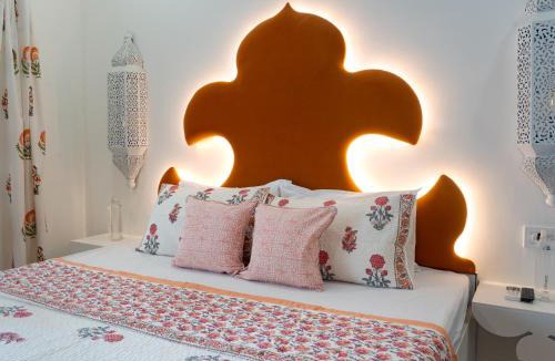 Malviya Nagar Hotel | Thamosa Stays