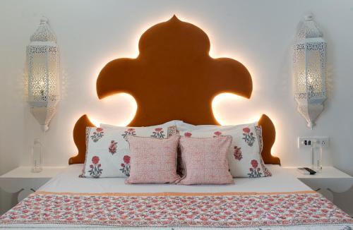 Malviya Nagar Hotel | Thamosa Stays