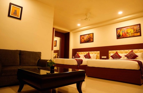Amer Fort Road Hotel | The Amer Valley