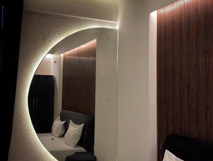 Gomti Nagar Apartment | The black house
