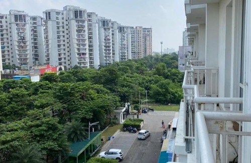 Gomti Nagar Apartment | The black house