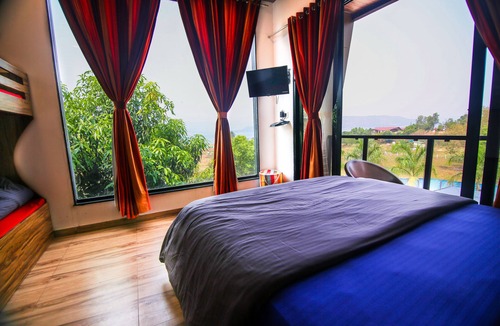 Gevhande Khadak Hotel | The Bob house