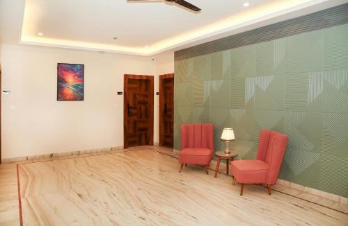 Mali Colony Hotel | The Crescent