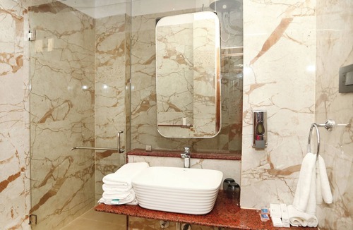 Shavri Colony Hotel | The Crescent