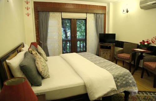 New Delhi Bed & Breakfast | The Estate Villa