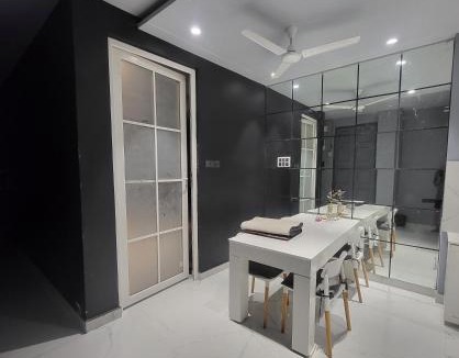 Allahabad Apartment | The Glass Home