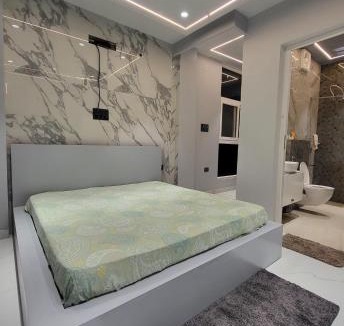 Allahabad Apartment | The Glass Home