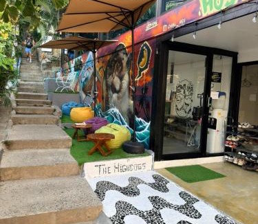 Ko Phi Phi Hostel | The Highdogs Hostel
