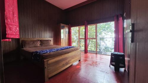 Lakkidi House | The Hillock-quiet by the Mountains