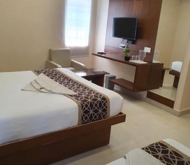 Periamet Hotel | The Hydel Park - Business Class Hotel - Near Central Railway Station