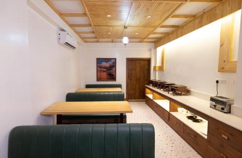 Kalighat Hotel | The Lake Palm Hotel