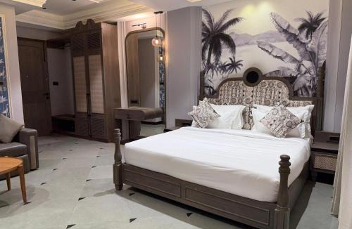 Lake Swaroop Sagar Hotel | The Luxury Tiger at Lake Pichola