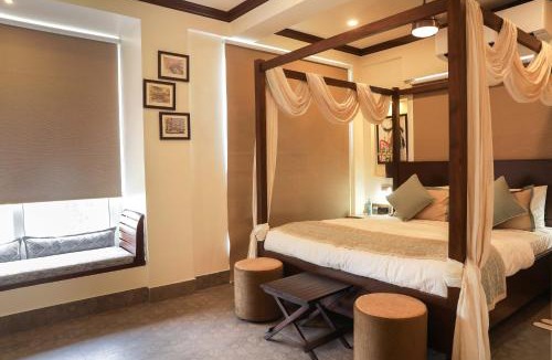 Ballygunge Hotel | The Mandeville