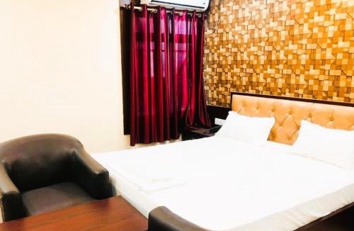 Siwan Hotel | The Metropol Hotel Siwan Full AC OR NON AC ROOM