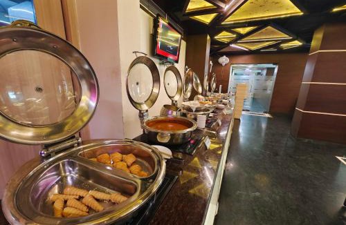Sayajiganj Hotel | The Oasis