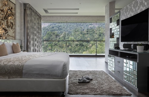 Devikolam Hotel | The Panoramic Getaway