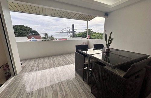 Barretto Apartment | The Penthouse - Barretto,Olongapo City Near Beach and Inflatable Island