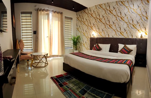 Varanasi Resort | The Pinaki resort & Club