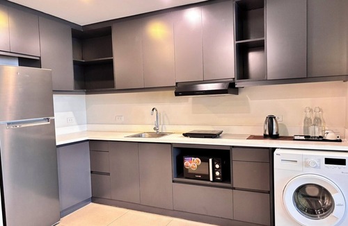 Bonifacio Global City Hotel | The Residences at BCCT