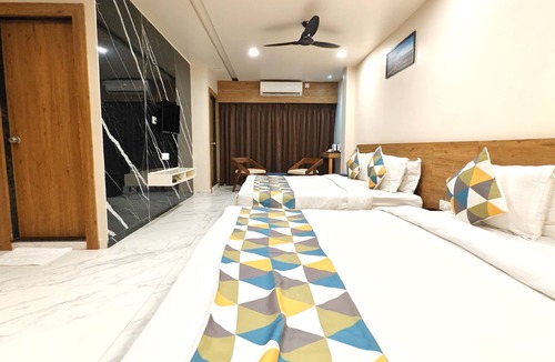 Rajpipla Hotel | The Sky Imperial Unity Inn