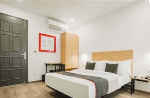Pashim Vihar Hotel | The Town House