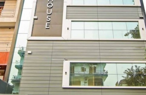 Pashim Vihar Hotel | The Town House