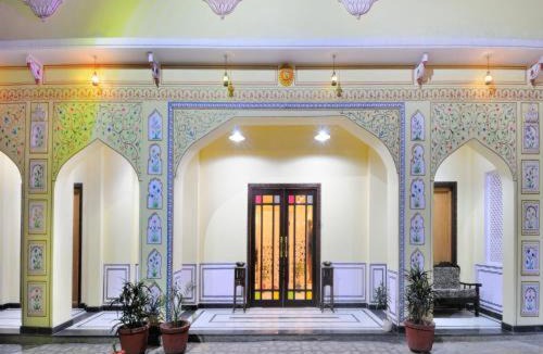 Amer Fort Road Hotel | The TT Palace