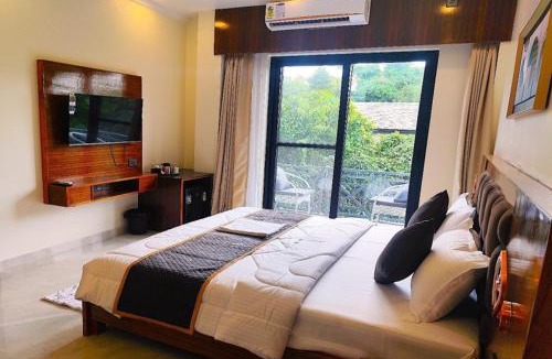 Garjia Hotel | The Twelve Petals By AUM Hotel