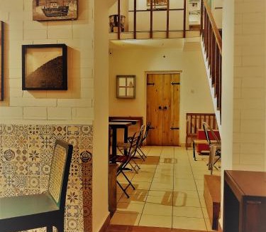 Fontainhas Hostel | The White Balcao