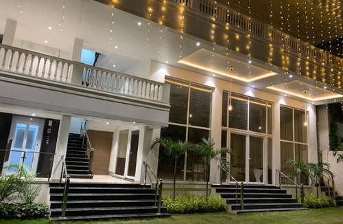 Gaya Hotel | The White Lotus- Banquet & Hotel