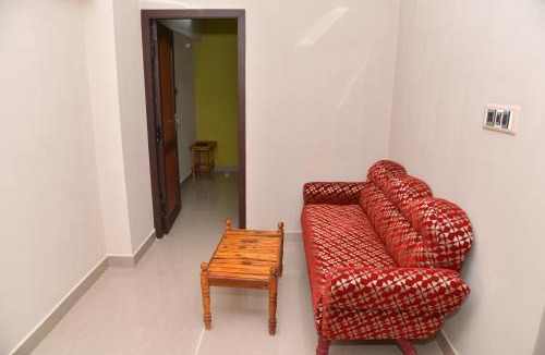 Kumbakonam House | Thirumalai Home Stay - Group & Family Stay Room VL Swami Malai Temple