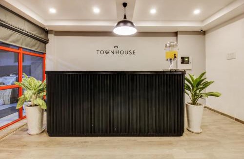 Ameerpet Hotel | Townhouse 359 Begumpet Near Hyderabad Central