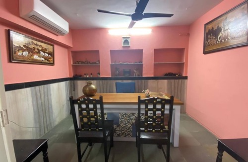 Pink City House | Traditional courtyard Haveli near historic places and in heart of the pink city