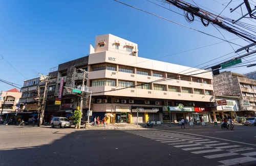 Downtown Tacloban Apartment | Tranquil Retreats: Explore the Charm of Etsu Hotel's Studio