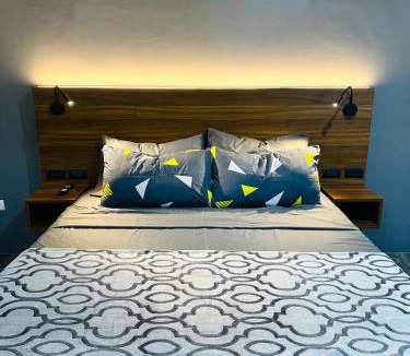 Mactan Export Processing Zone Apartment | Traveler's Nest near Airport, Netflix, Stylish, Cozy with swimming pool