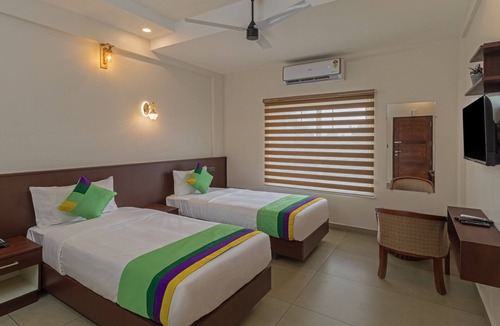 Alwaye Hotel | Treebo Amigos Residency Cochin Airport Hotel