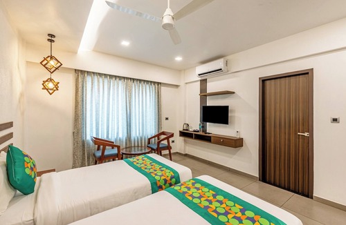 Thampanoor Hotel | Treebo De Cloud 9 Regency