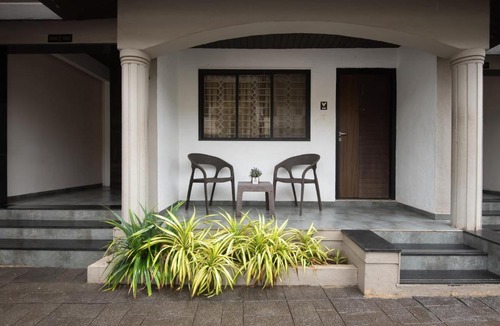 Khatri Park Housing Society Hotel | Treebo Five Elements with Swimming Pool
