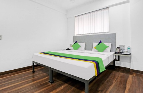 Faridabad Hotel | Treebo Grand Town House