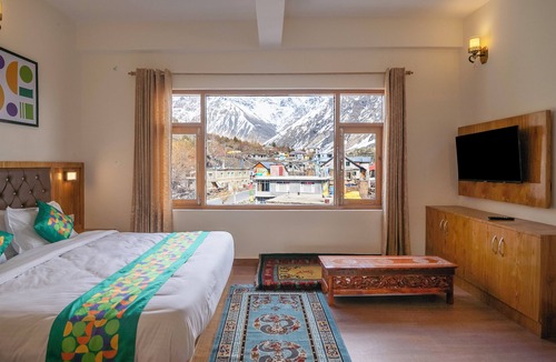 Keylong Hotel | Treebo Melag Jispa with Mountain View