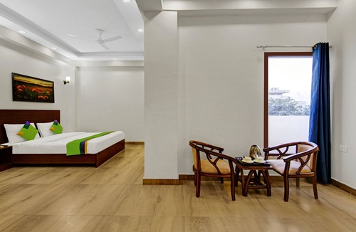 Noida Hotel | Treebo Noida Grand