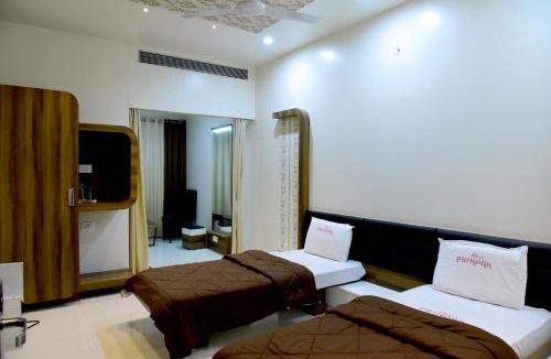 Satara Hotel | Treebo Pushpak