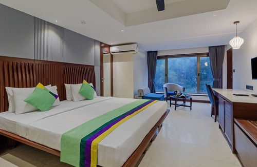 Pune Hotel | Treebo Regency - Bund Garden, Dhole Patil Road
