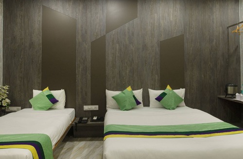 Surat Hotel | Treebo Urban, 1 Km From Railway Station