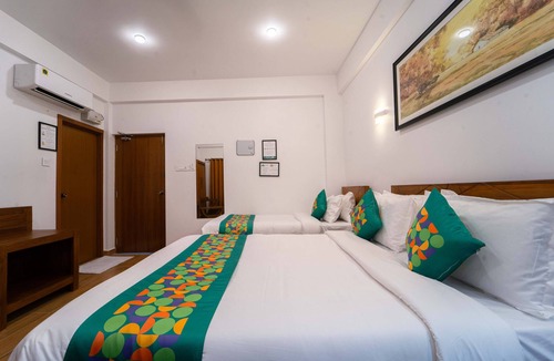 Thiruvananthapuram Hotel | Treebo West Fort Divine – Near Padmanabhaswamy Temple