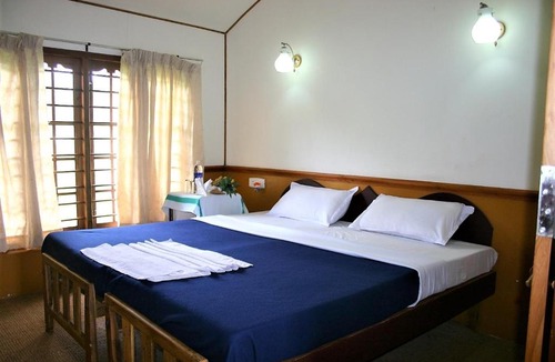 Alappuzha Boat Rental | Treemonks Houseboats