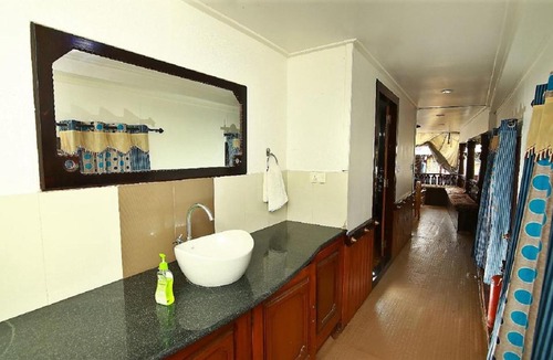 Alappuzha Boat Rental | Treemonks Houseboats